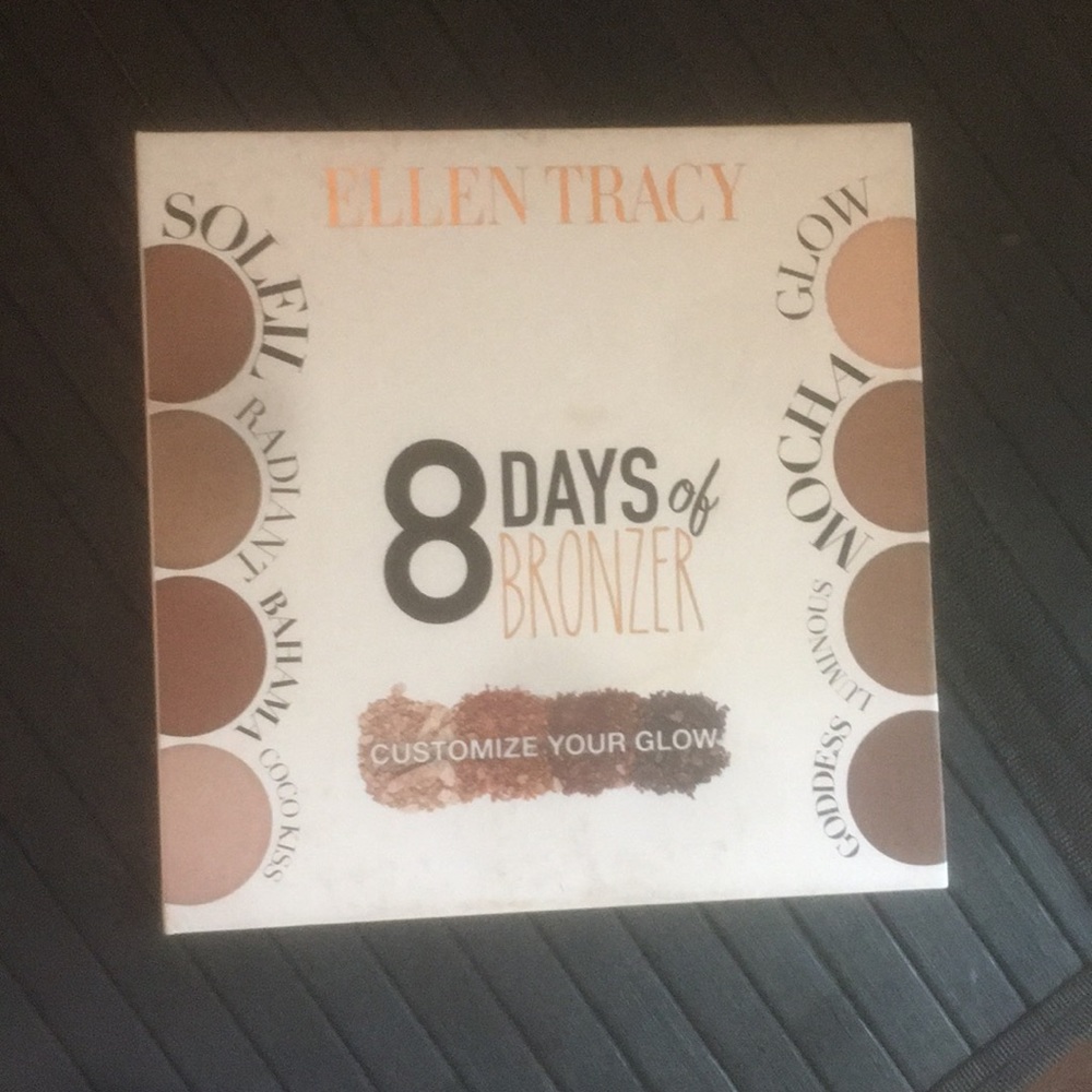 Bronzer and highlight palate